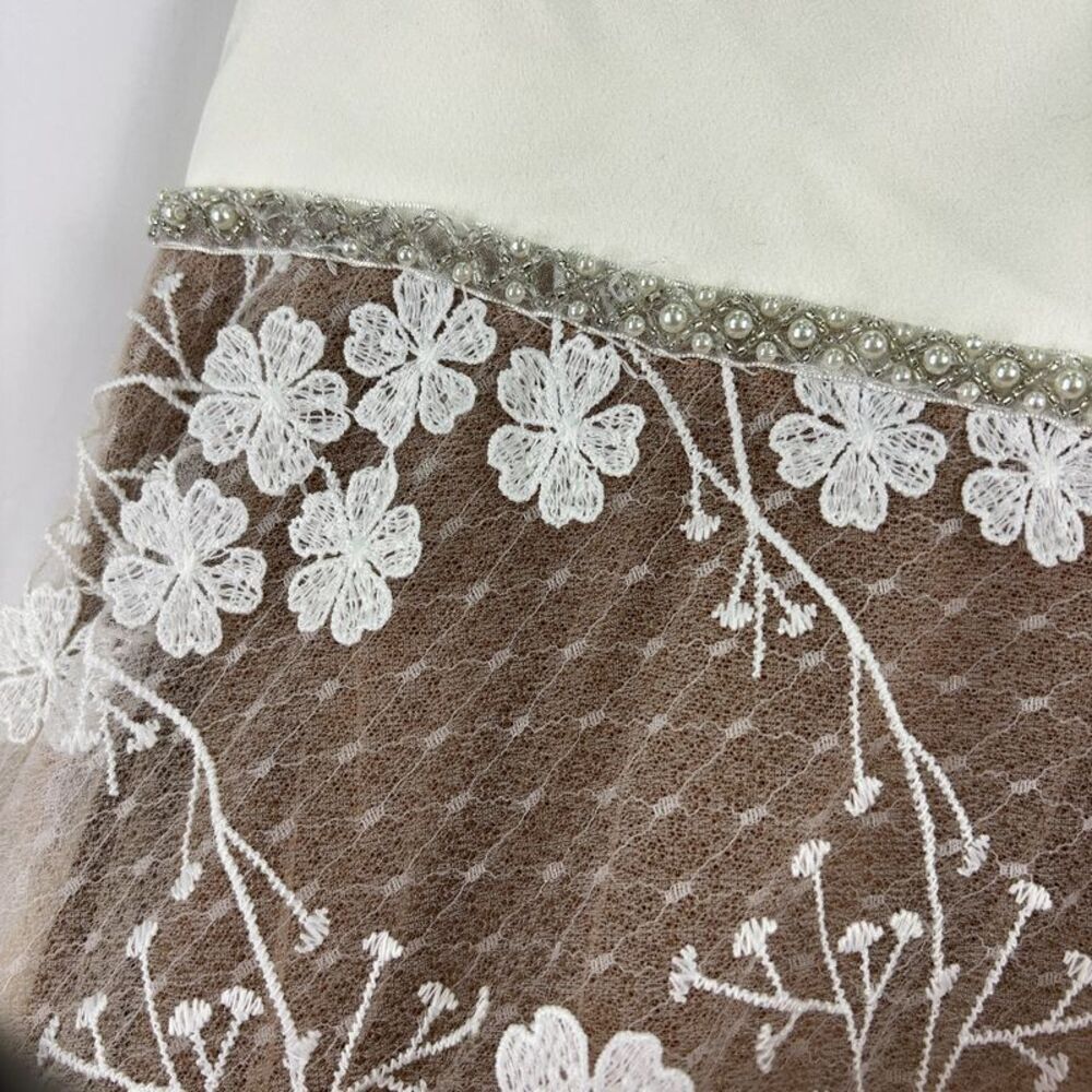 Bronx and Banco Fiona High-Low A-Line Lace Gown/Dress - Picture 2 of 4
